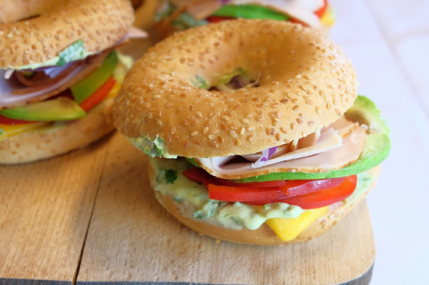  Cheddar & grilled onion bagel 