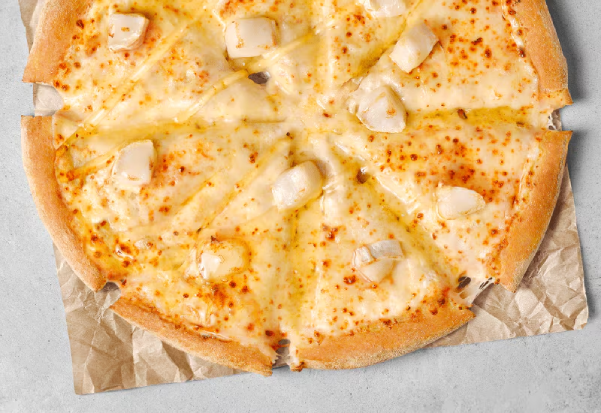 Goat cheese and honey pizza